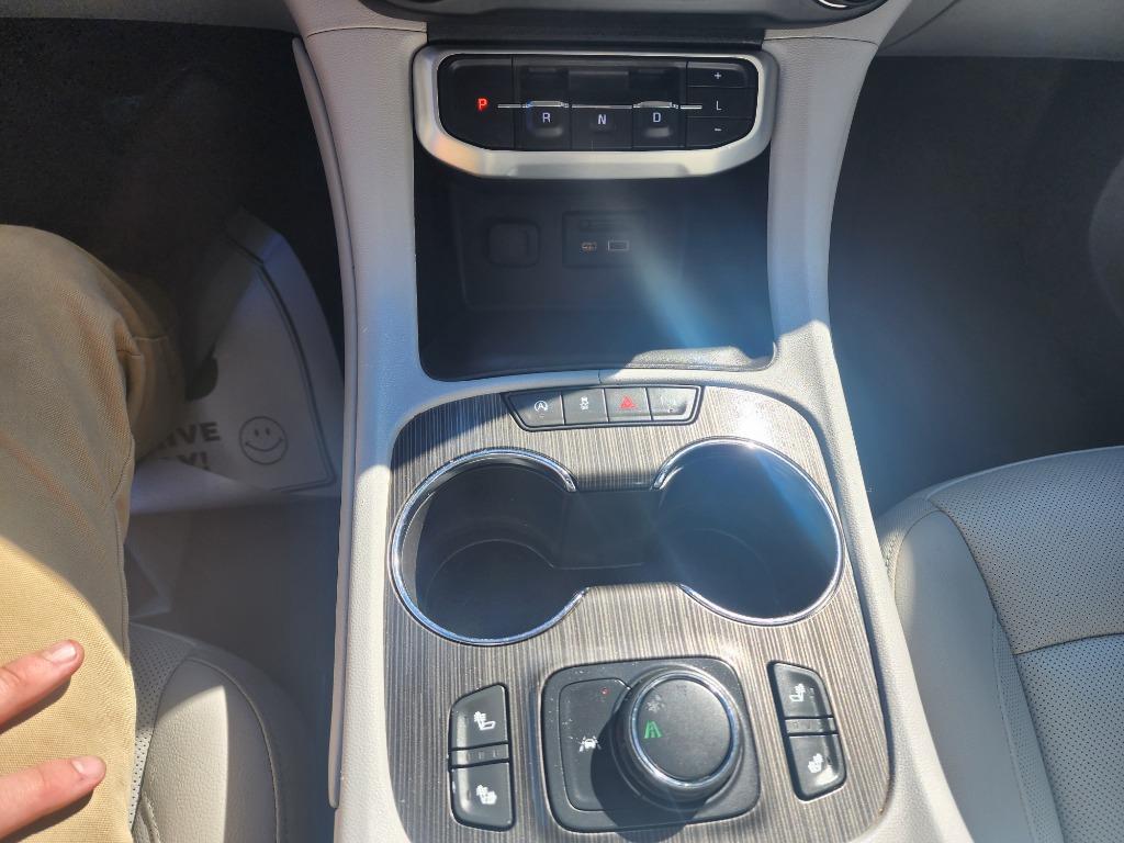2020 GMC Acadia SLT photo
