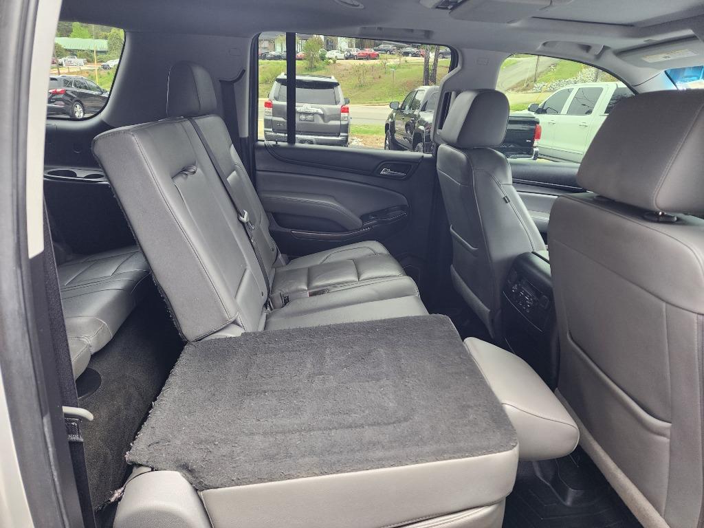 2018 Chevrolet Suburban 1500 LT photo