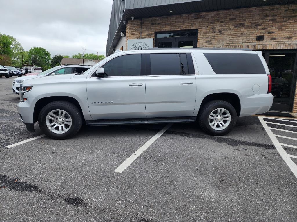 2018 Chevrolet Suburban 1500 LT photo