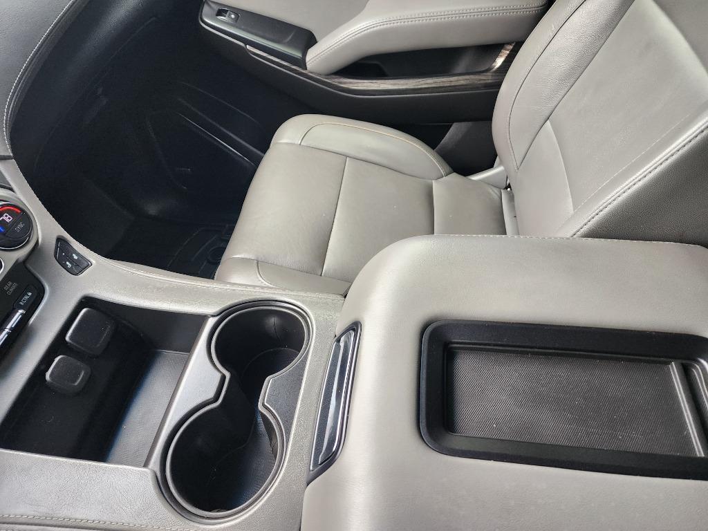 2018 Chevrolet Suburban 1500 LT photo