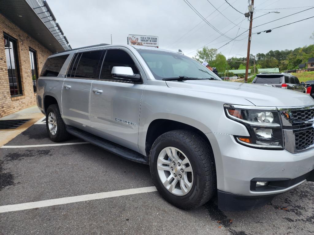 2018 Chevrolet Suburban 1500 LT photo
