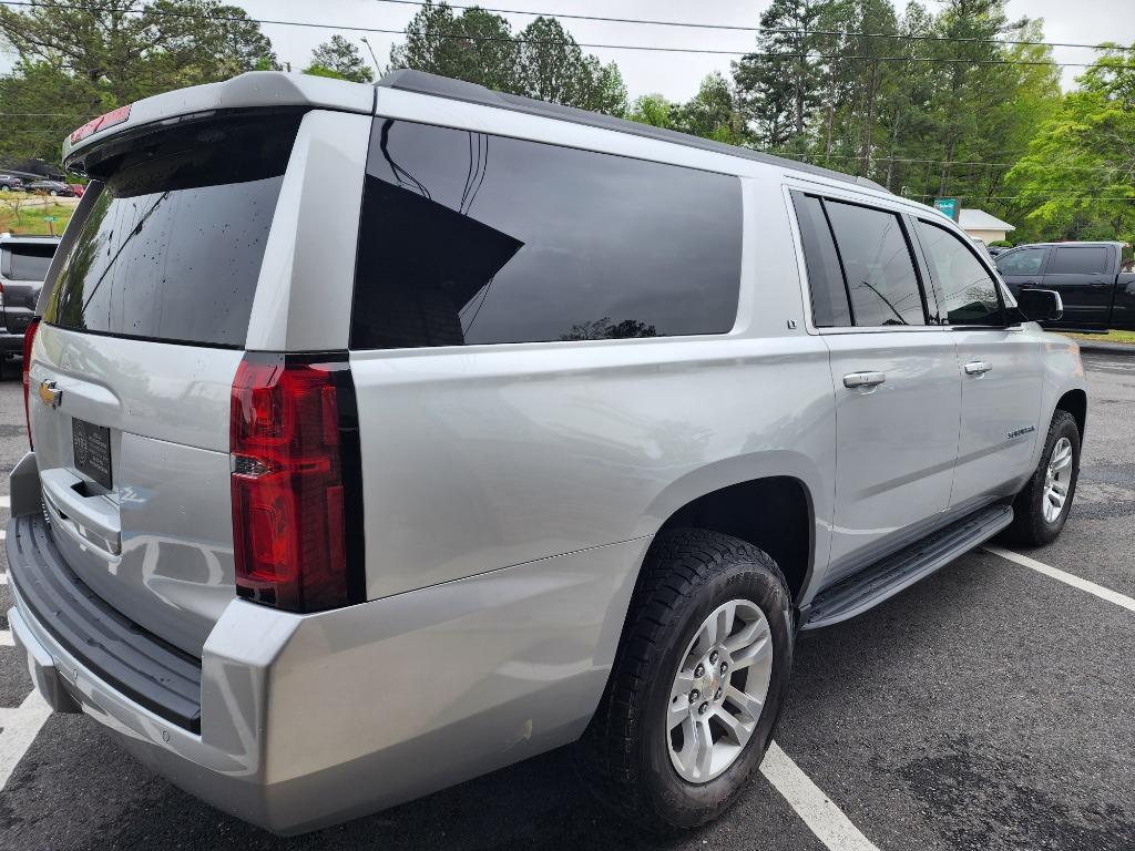 2018 Chevrolet Suburban 1500 LT photo