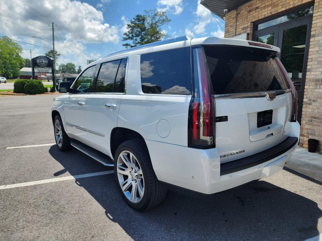 2018 Cadillac Escalade Luxury photo