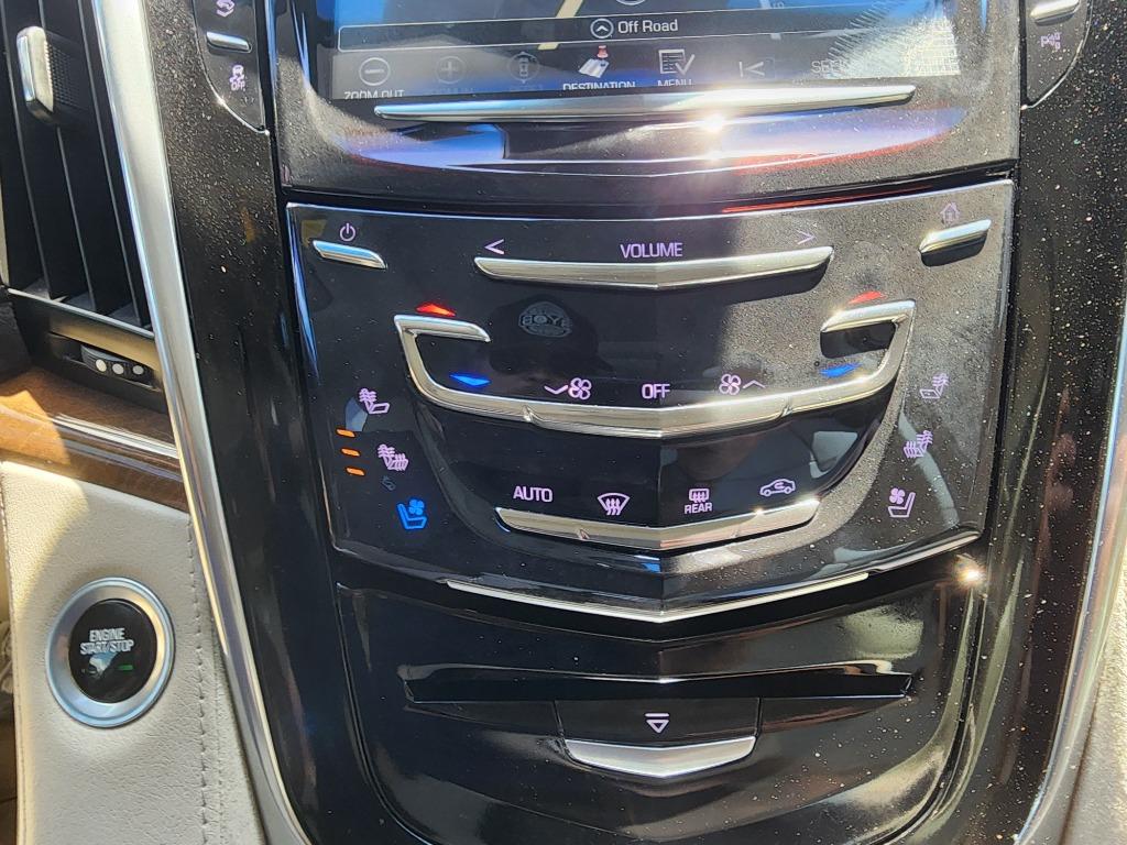 2018 Cadillac Escalade Luxury photo