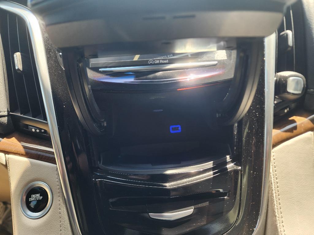 2018 Cadillac Escalade Luxury photo