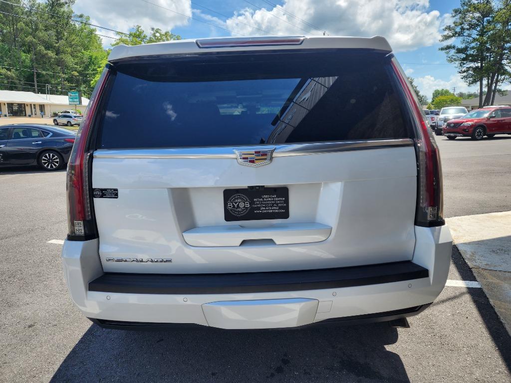 2018 Cadillac Escalade Luxury photo