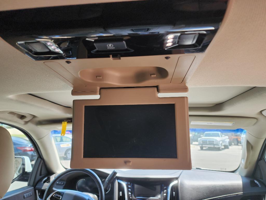 2018 Cadillac Escalade Luxury photo