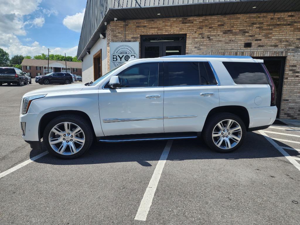 2018 Cadillac Escalade Luxury photo