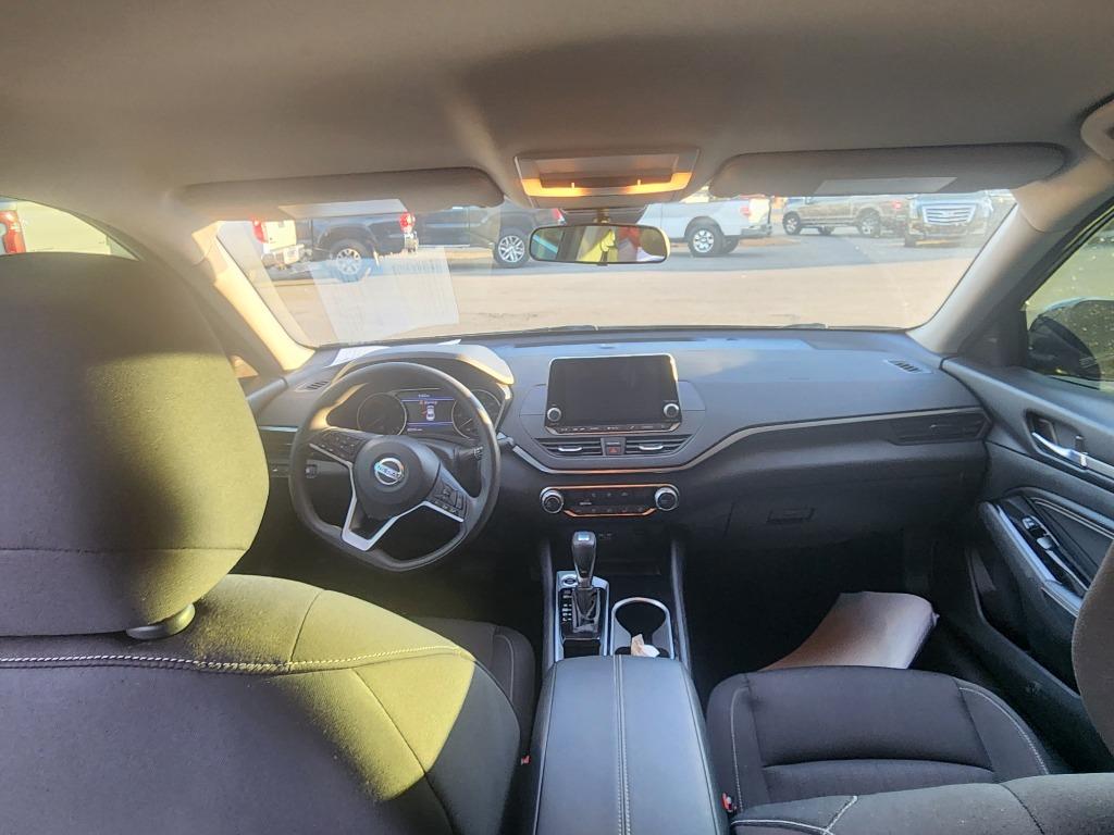 2021 Nissan Altima SV photo