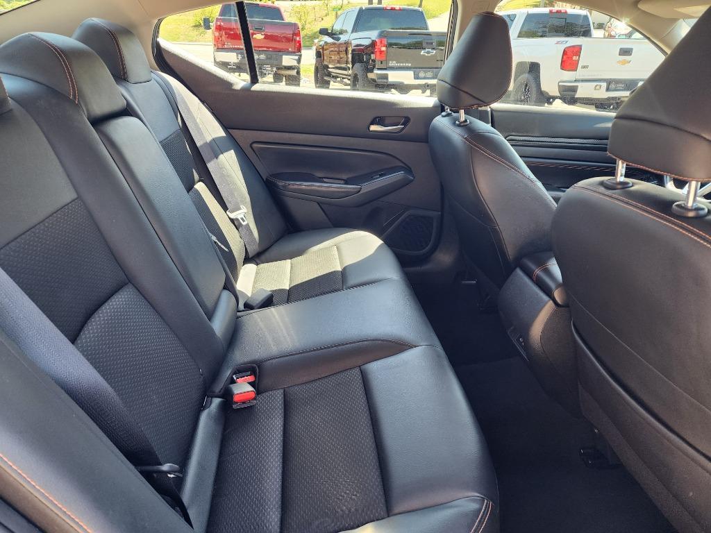 2022 Nissan Altima SR photo