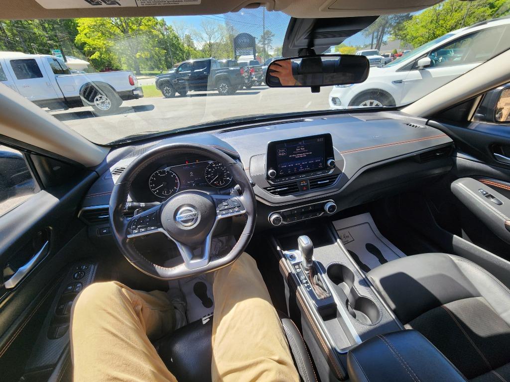 2022 Nissan Altima SR photo