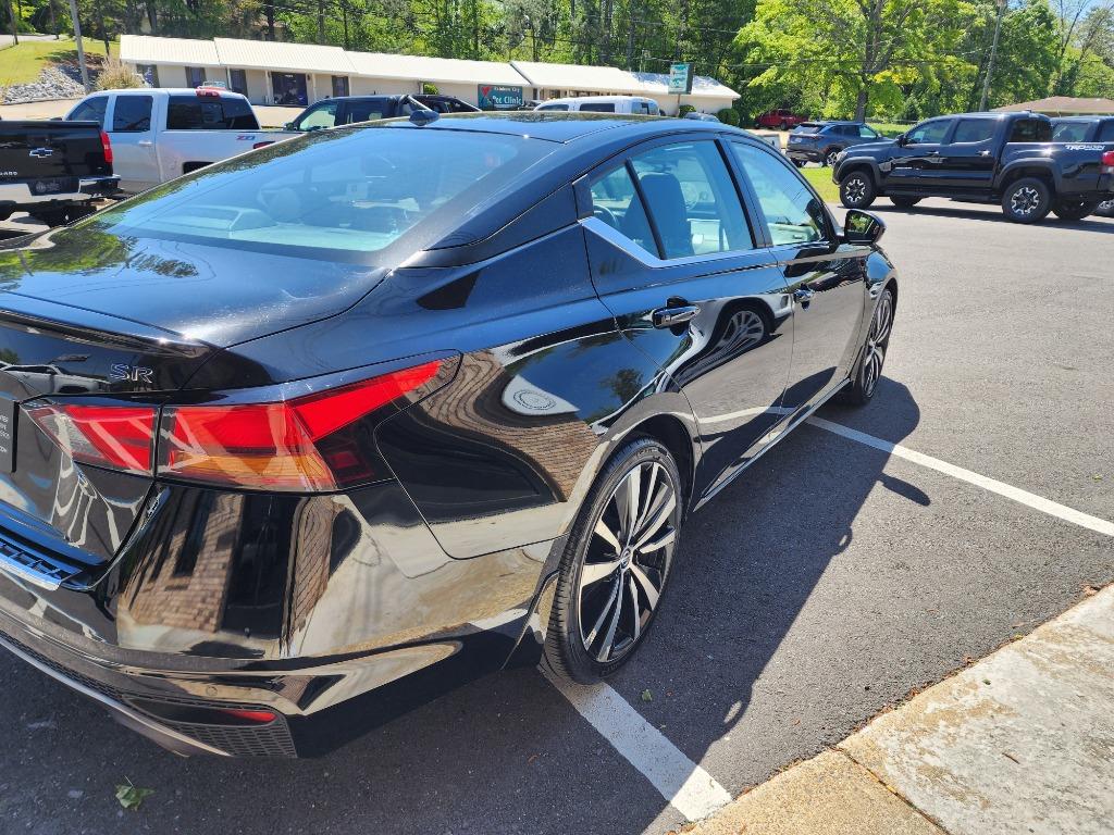 2022 Nissan Altima SR photo