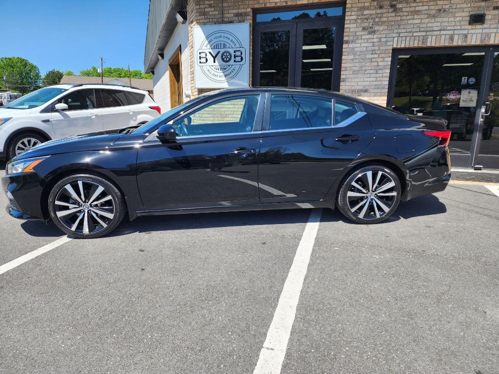 2022 Nissan Altima SR photo