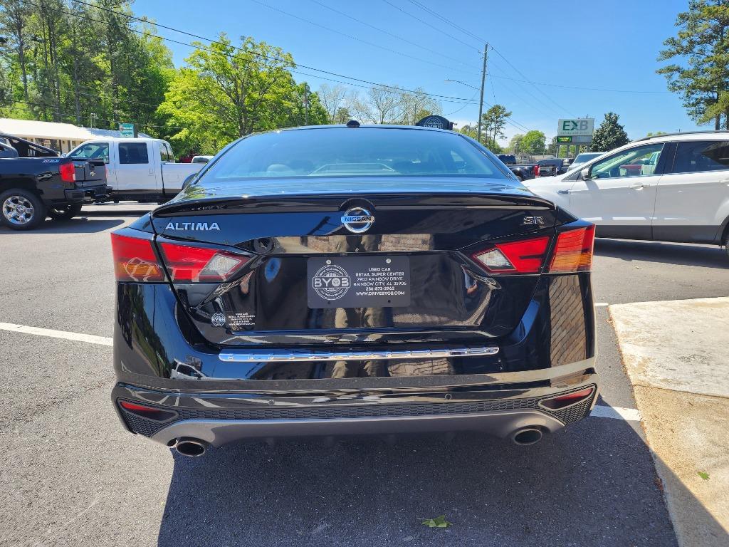2022 Nissan Altima SR photo