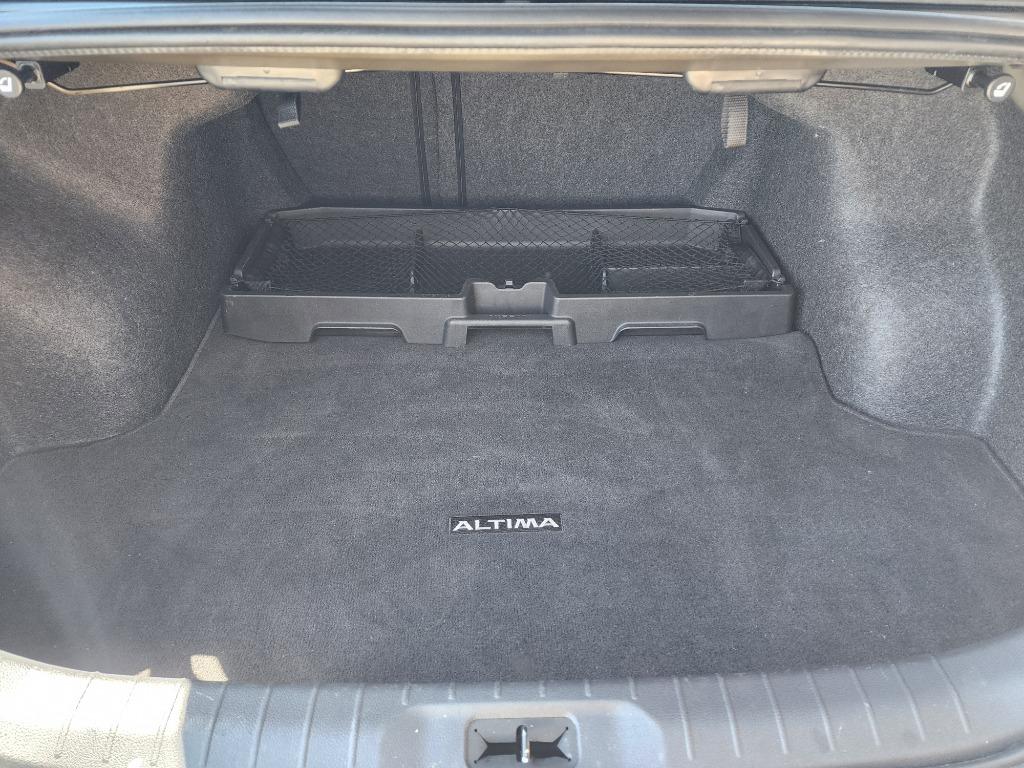 2022 Nissan Altima SR photo