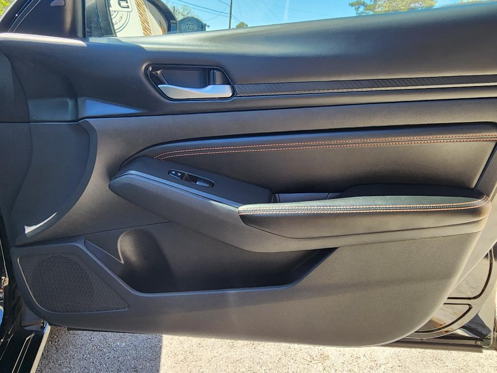 2022 Nissan Altima SR photo