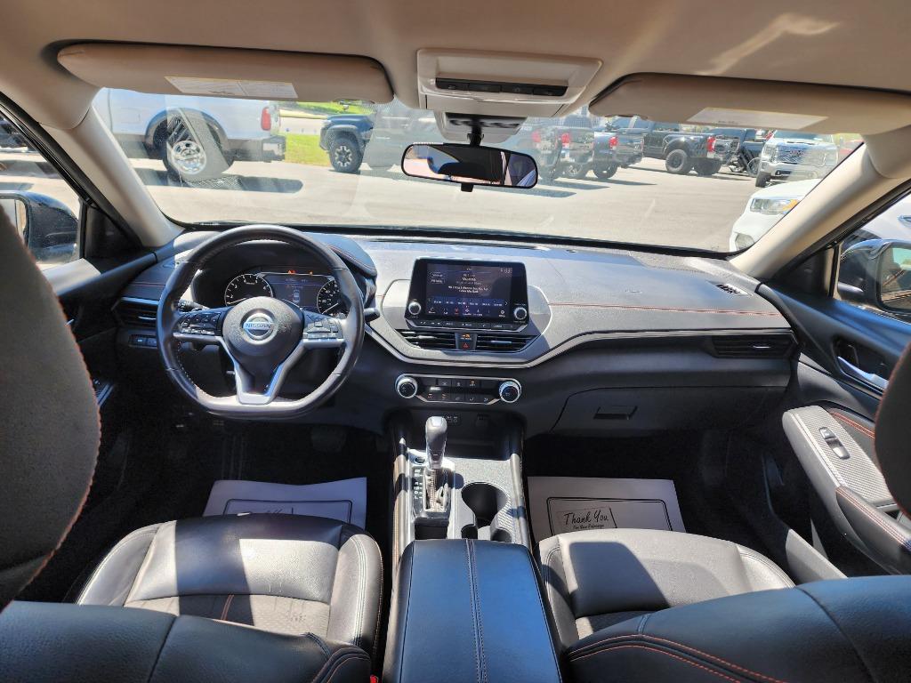 2022 Nissan Altima SR photo