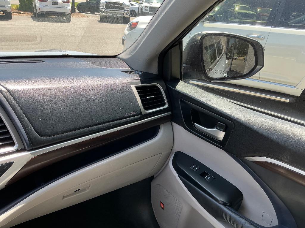 2014 Toyota Highlander - $18,721