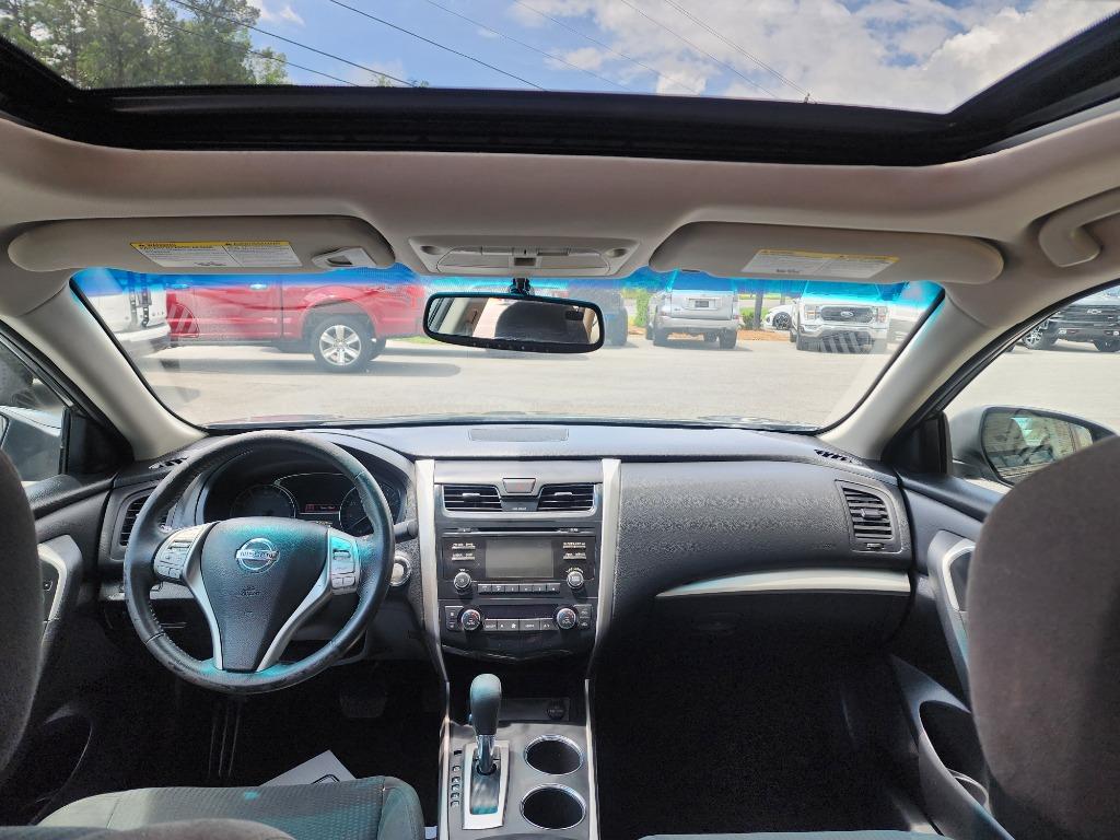 2015 Nissan Altima - $11,979