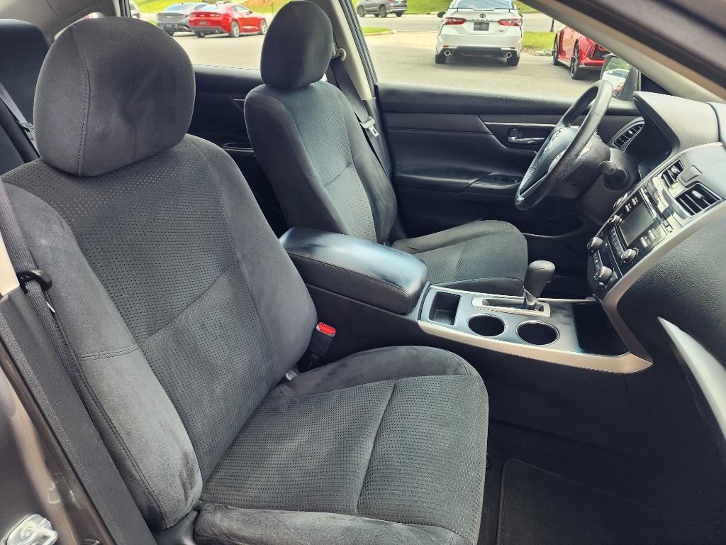 2015 Nissan Altima - $11,979