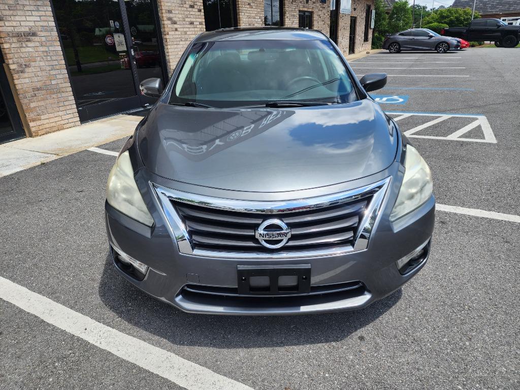 2015 Nissan Altima - $11,979