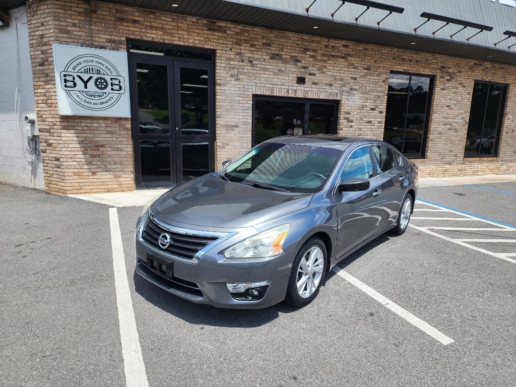 2015 Nissan Altima - $11,979