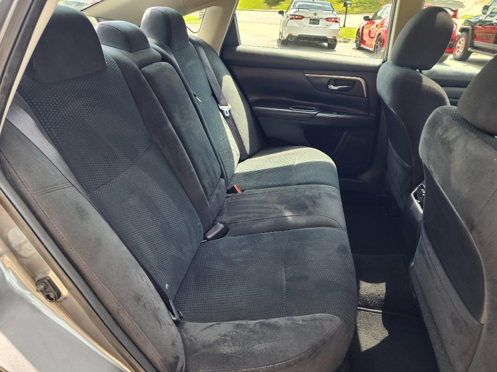 2015 Nissan Altima - $11,979