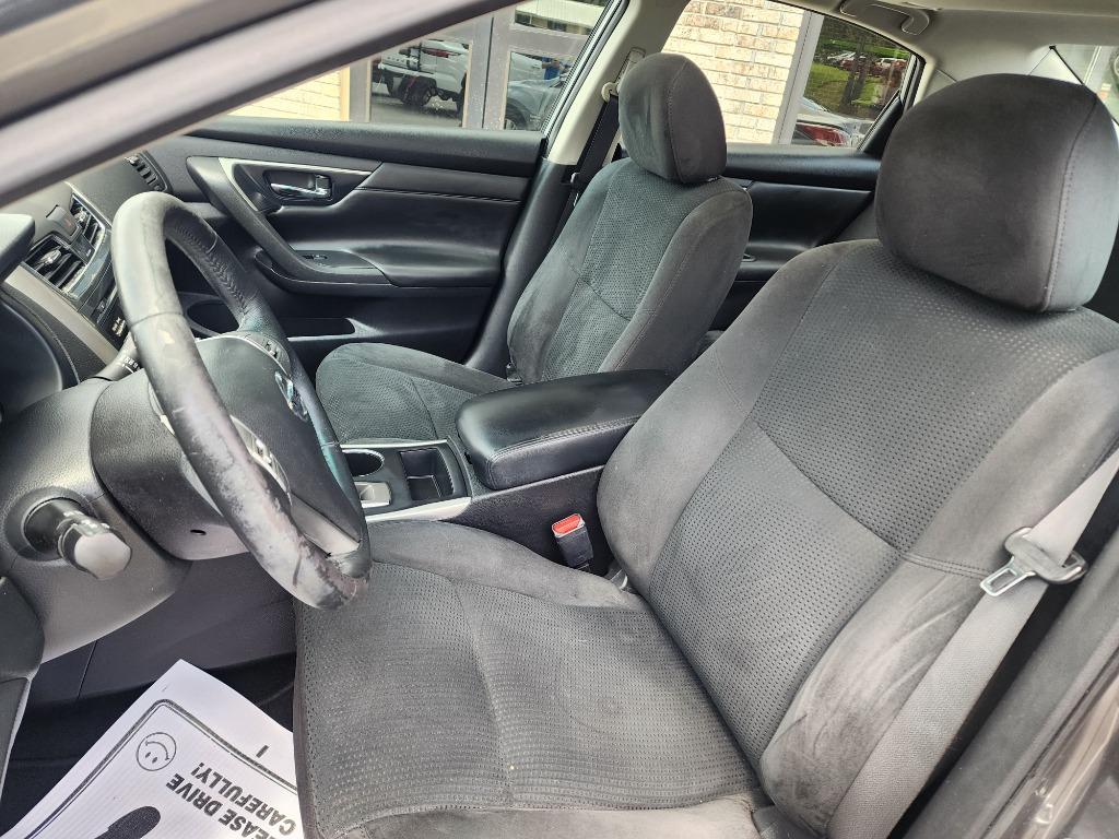2015 Nissan Altima - $11,979