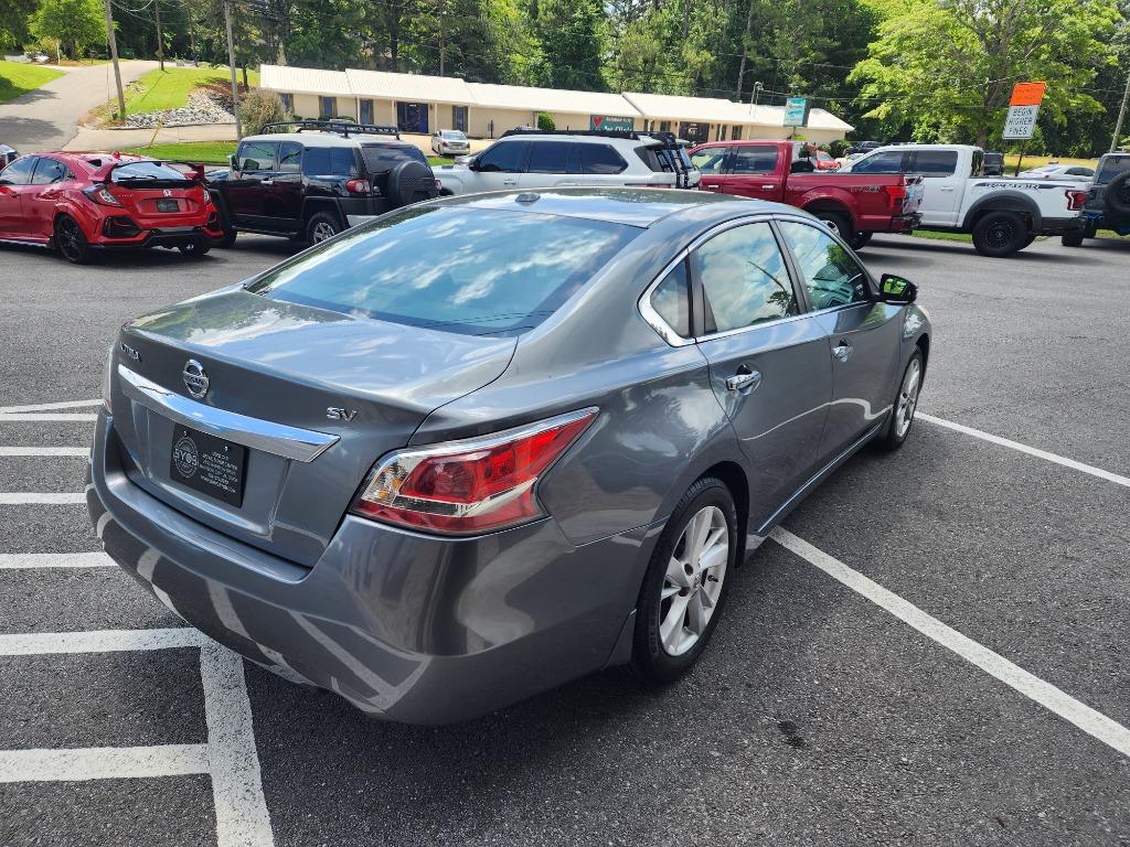2015 Nissan Altima - $11,979