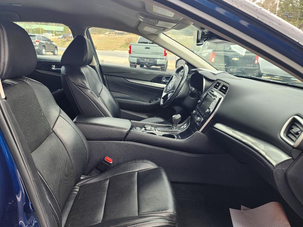 2022 Nissan Maxima SV photo