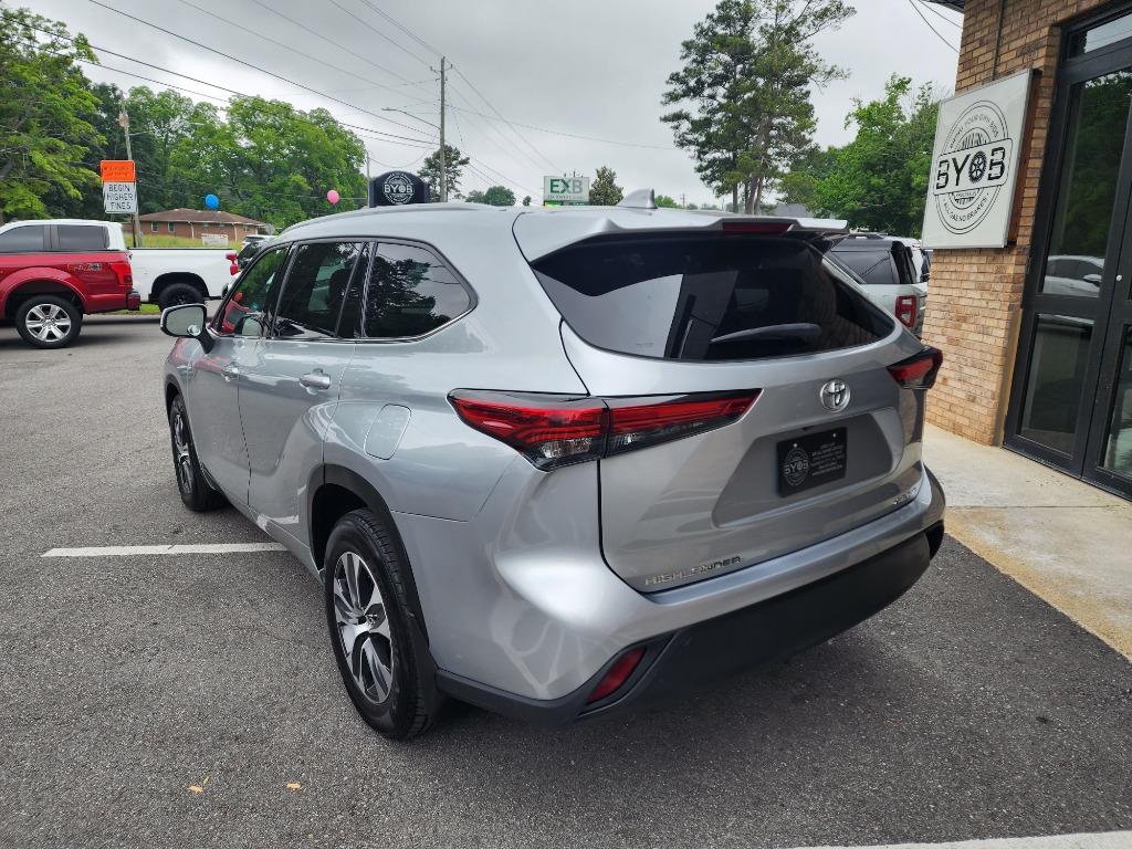 2022 Toyota Highlander - $31,458