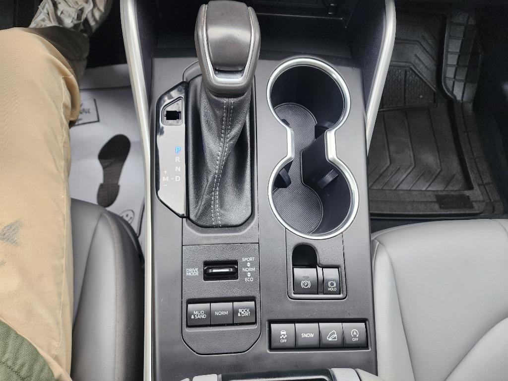 2022 Toyota Highlander - $31,458