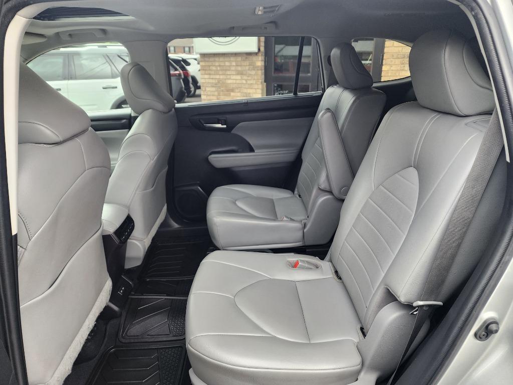 2022 Toyota Highlander - $31,458
