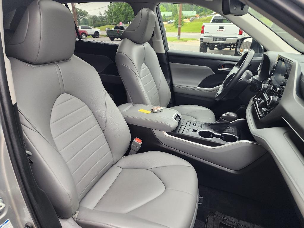 2022 Toyota Highlander - $31,458