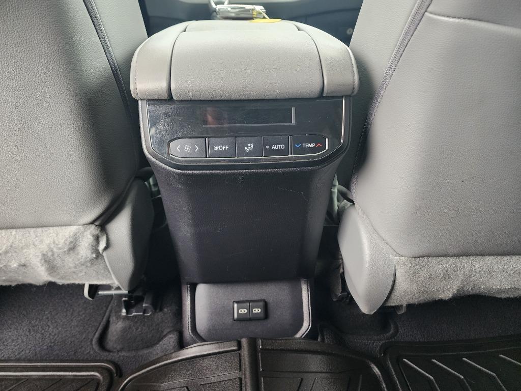 2022 Toyota Highlander - $31,458
