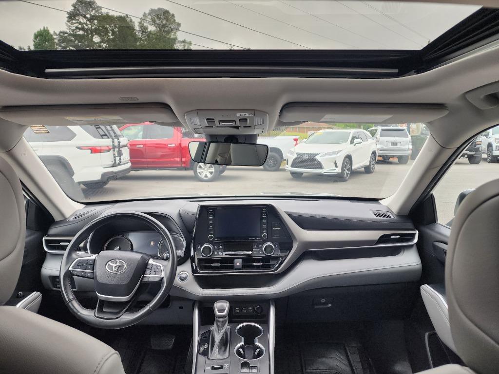 2022 Toyota Highlander - $31,458