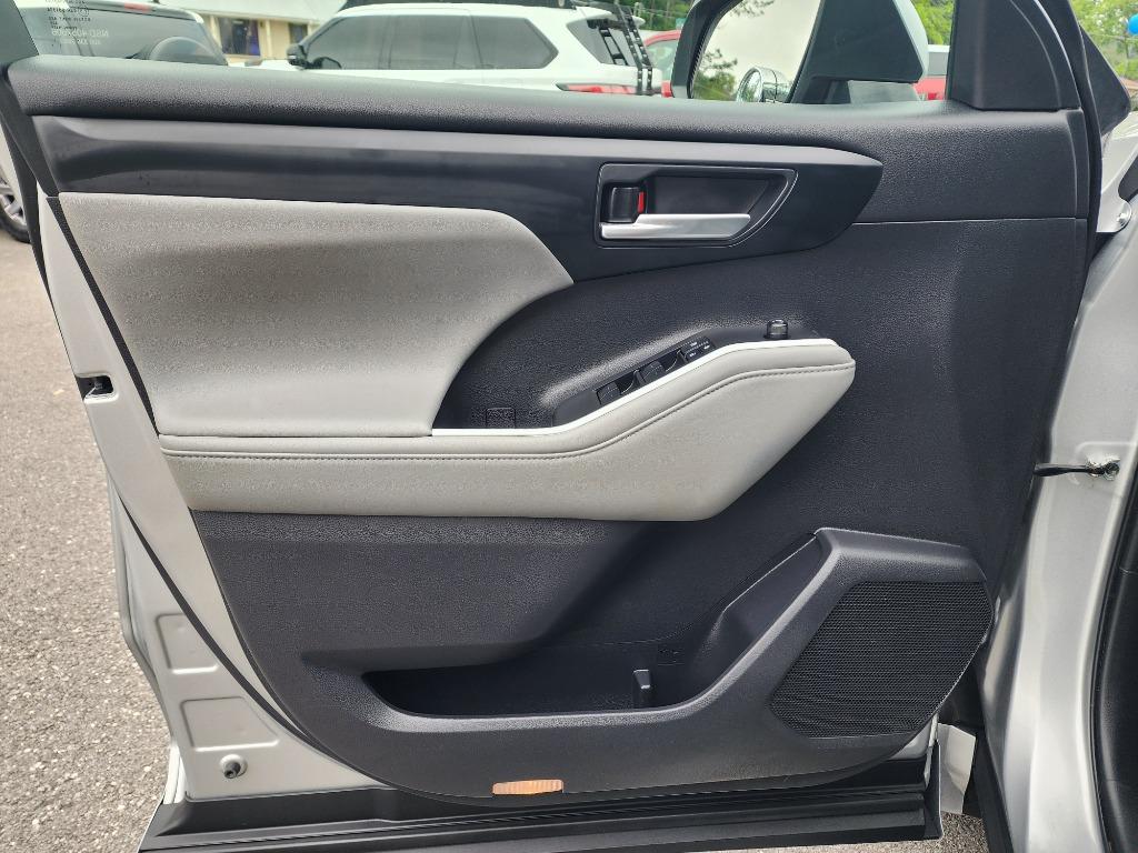 2022 Toyota Highlander - $31,458
