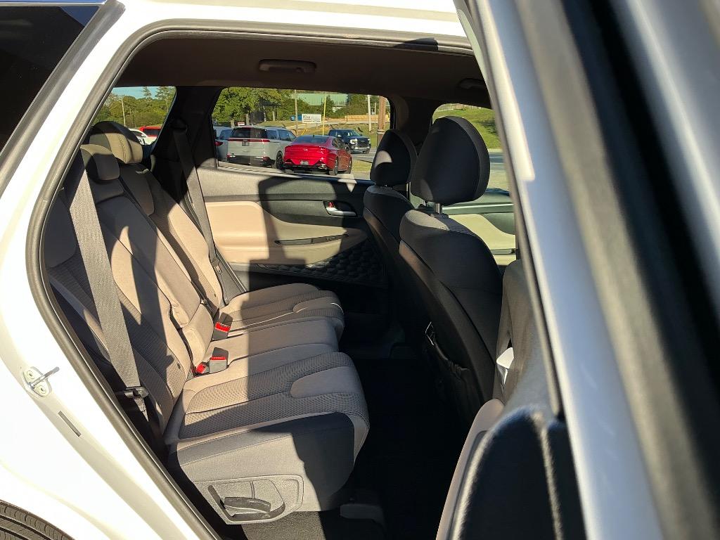 2023 Hyundai Santa Fe - $19,876