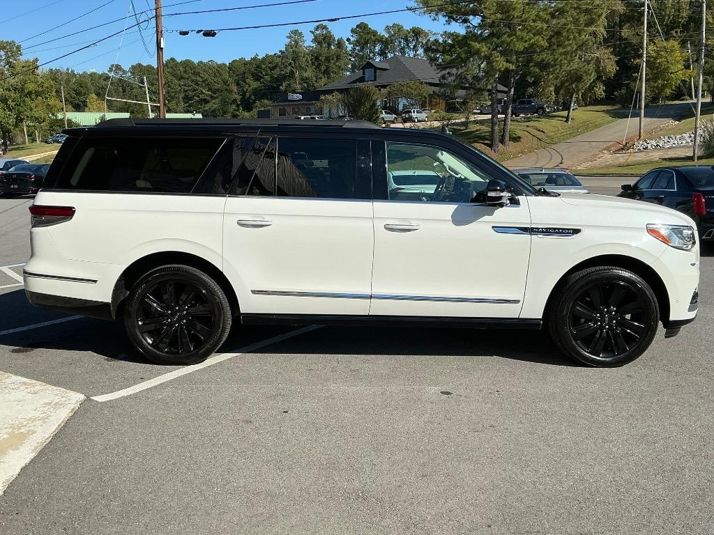 2023 Lincoln Navigator - $49,521