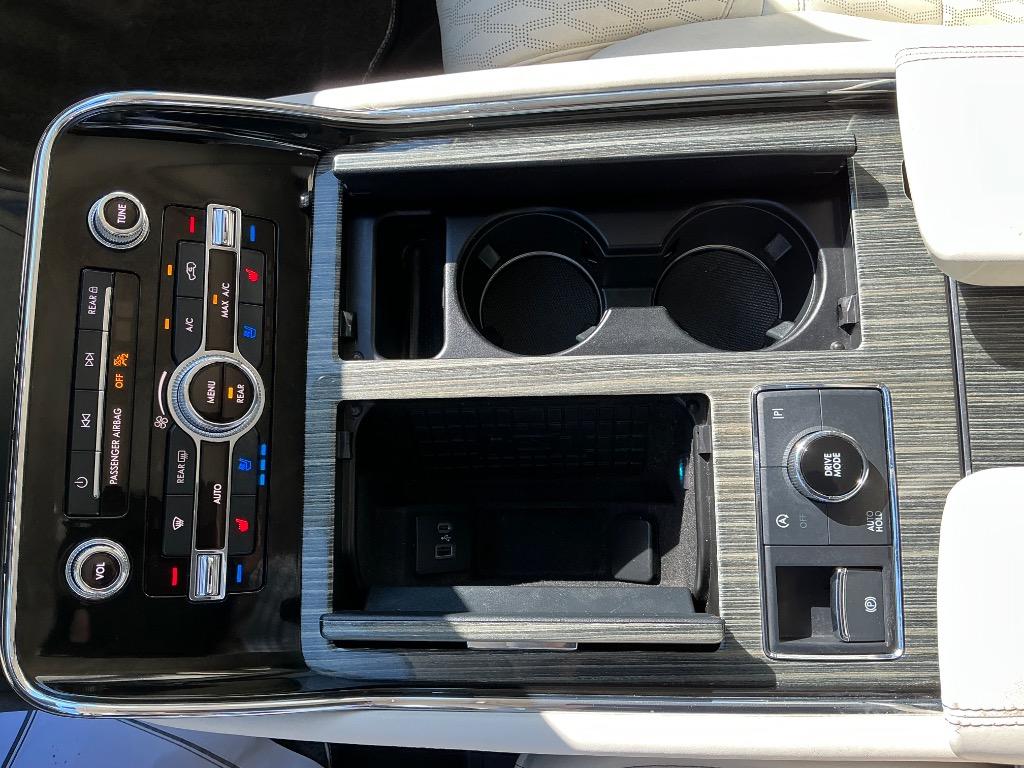 2023 Lincoln Navigator - $49,521