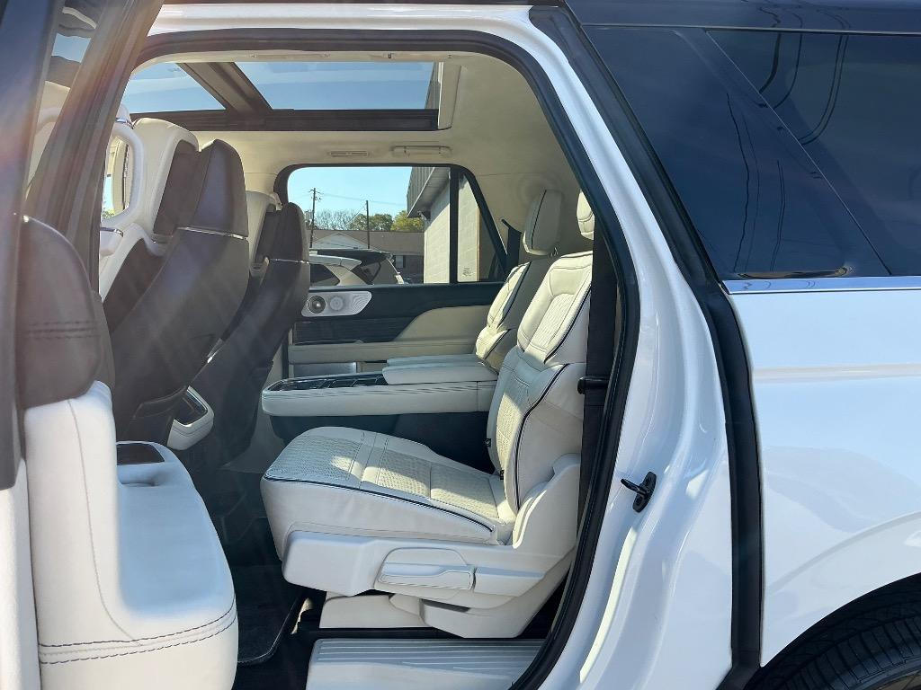 2023 Lincoln Navigator - $49,521