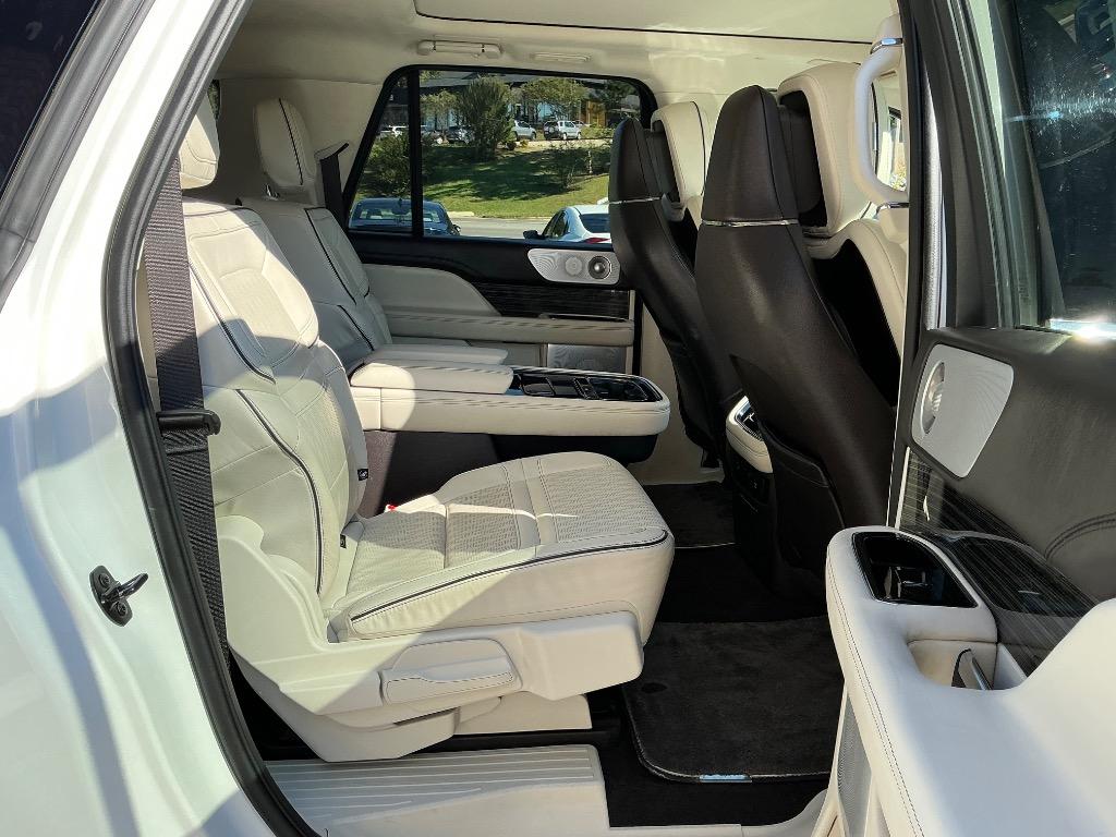 2023 Lincoln Navigator - $49,521