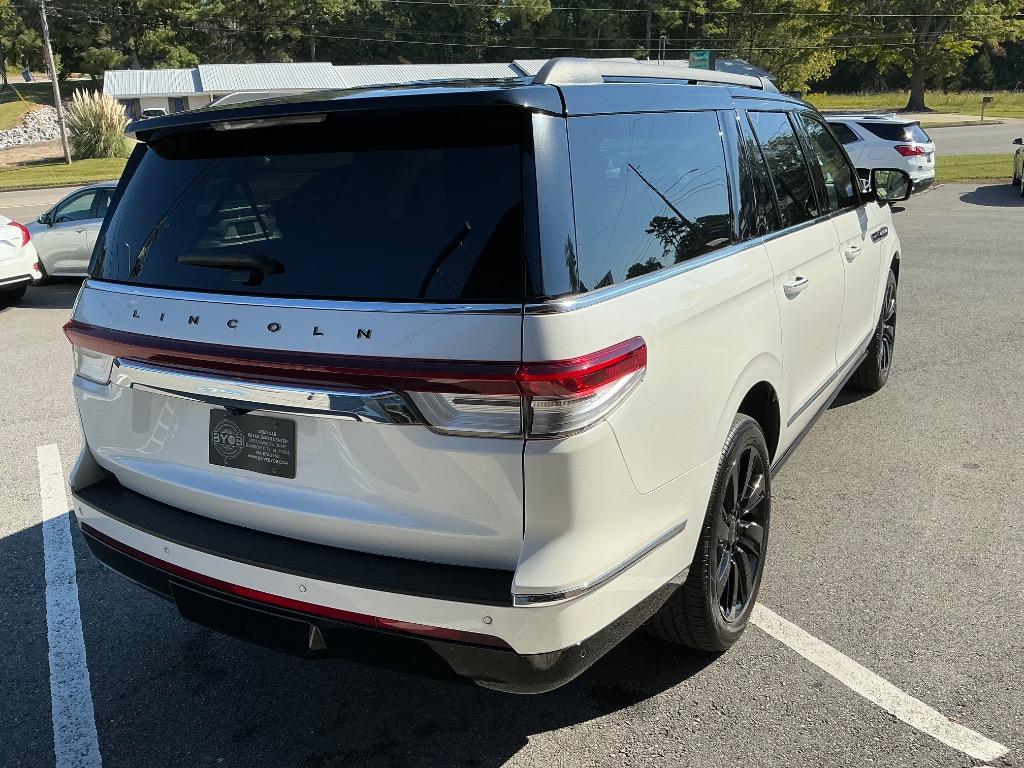 2023 Lincoln Navigator - $49,521