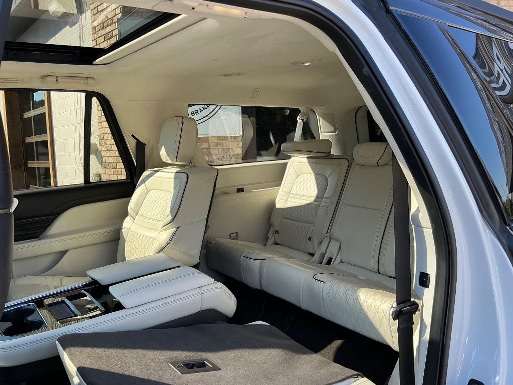 2023 Lincoln Navigator - $49,521