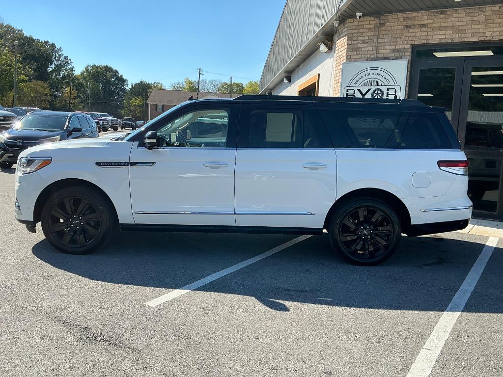 2023 Lincoln Navigator - $49,521