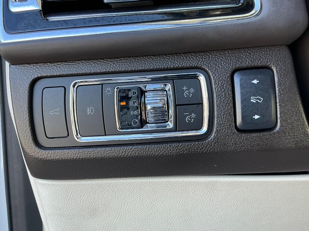 2023 Lincoln Navigator - $49,521