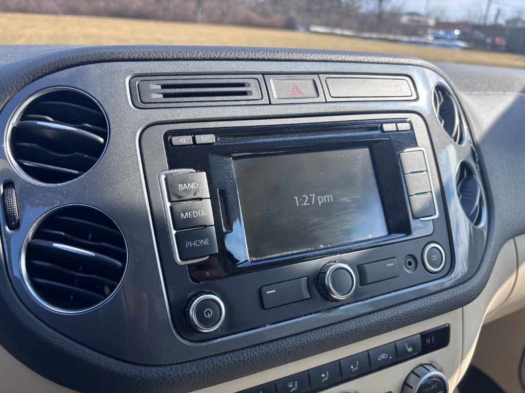 2015 Volkswagen Tiguan SEL photo