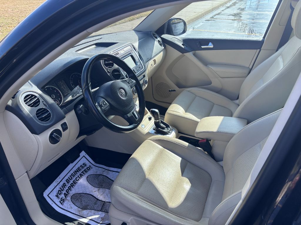 2015 Volkswagen Tiguan SEL photo