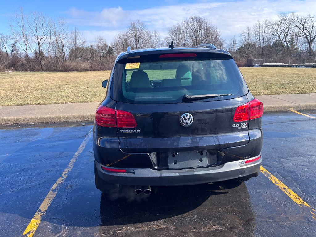 2015 Volkswagen Tiguan SEL photo