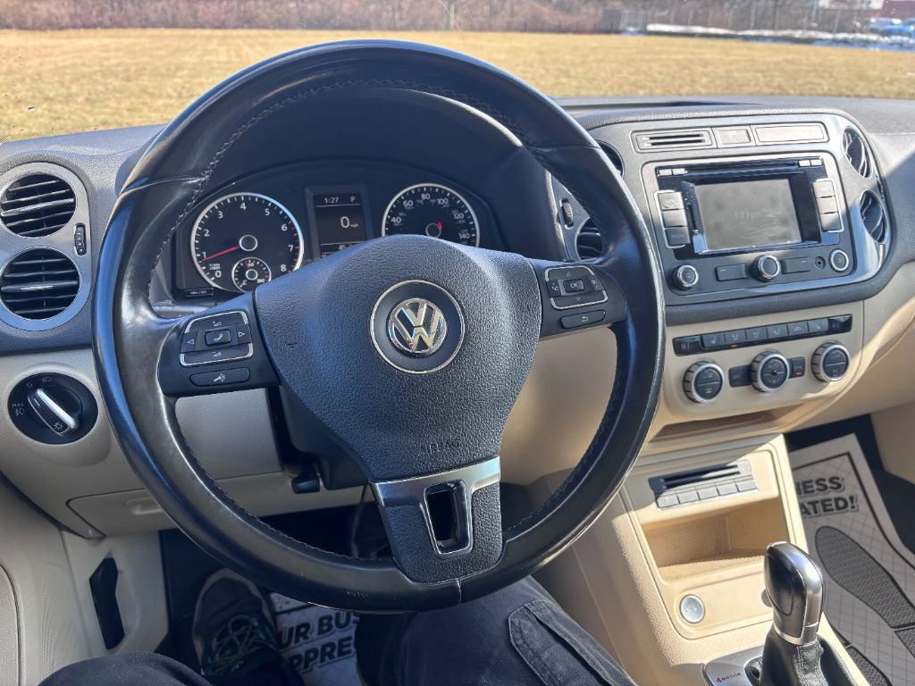 2015 Volkswagen Tiguan SEL photo